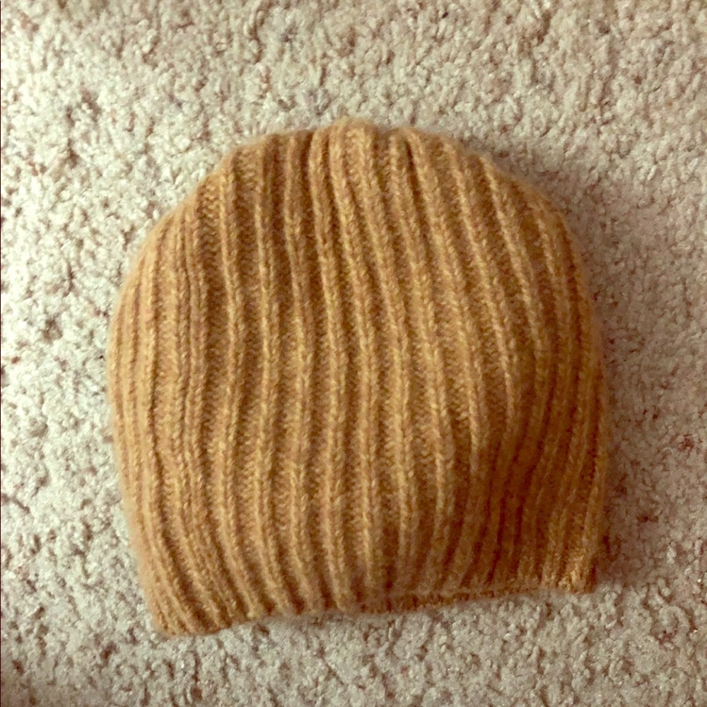 Henri Bendel beanie